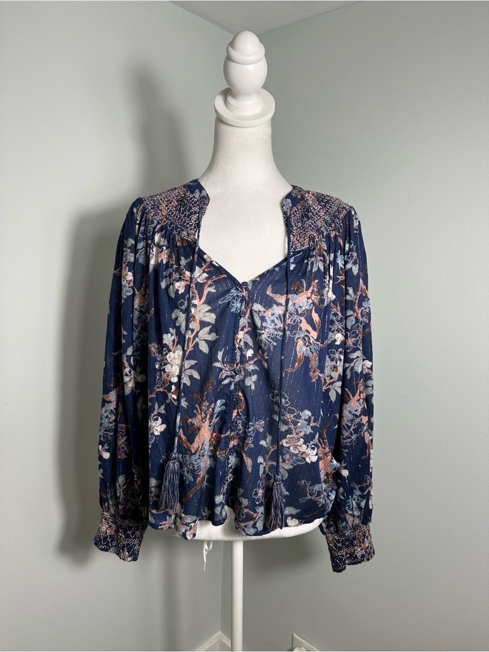 Anthropology Long Sleeve  Smocked  Jacquard Top Size Medium - Picture 3 of 17